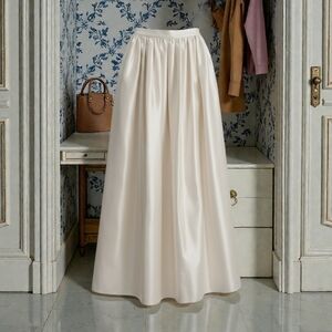 Vintage Outrage Australia 🇦🇺 1980's Elegant Cream Maxi Skirt